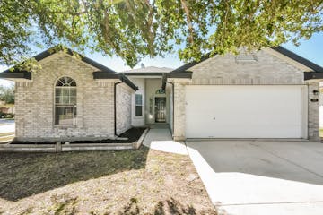 8514 Whitebrush Converse, TX 78109